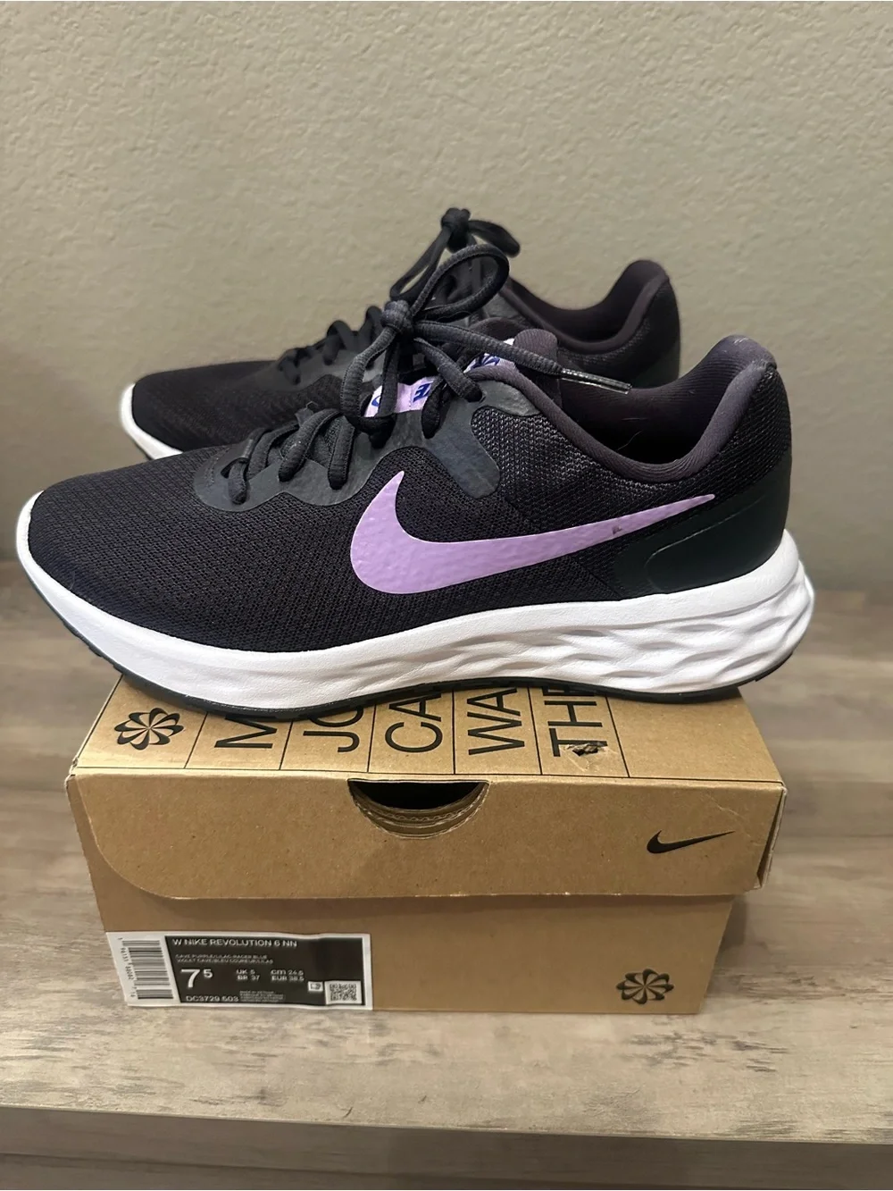 Women Nike Revolution 6 Athletic Shoe - Picture 1 of 8